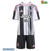 Juventus Gleison Bremer #3 Hjemmedraktsett Barn 2025-26 Kortermet (+ Korte bukser)